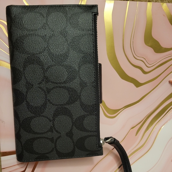 Coach Clutch - Picture 2 of 4